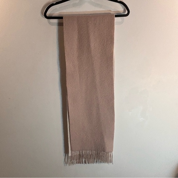 KATE SPADE NY Two Toned Scarf with 3” Fringe Super Soft 60” x 10” - Picture 5 of 6